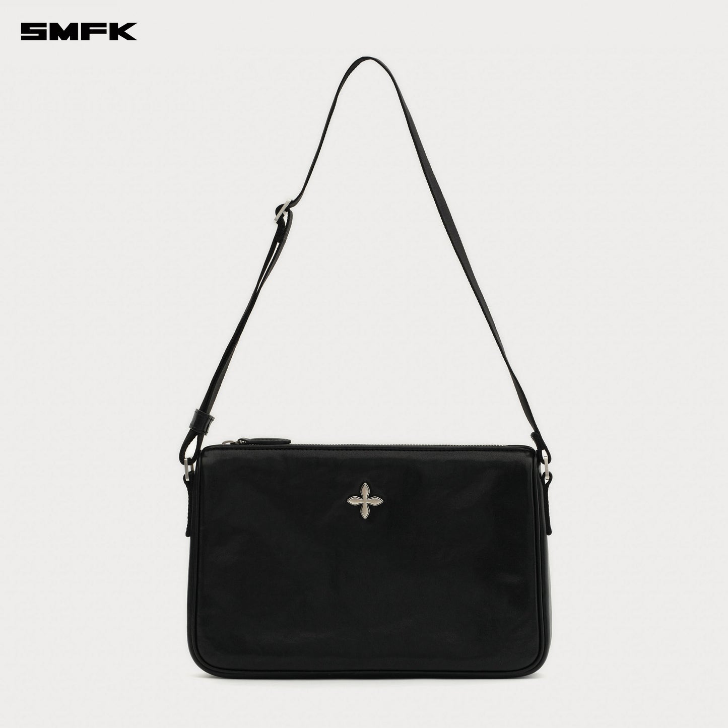 COMPASS BADGE Leather Shoulder Bag (Medium) Wilderness Black