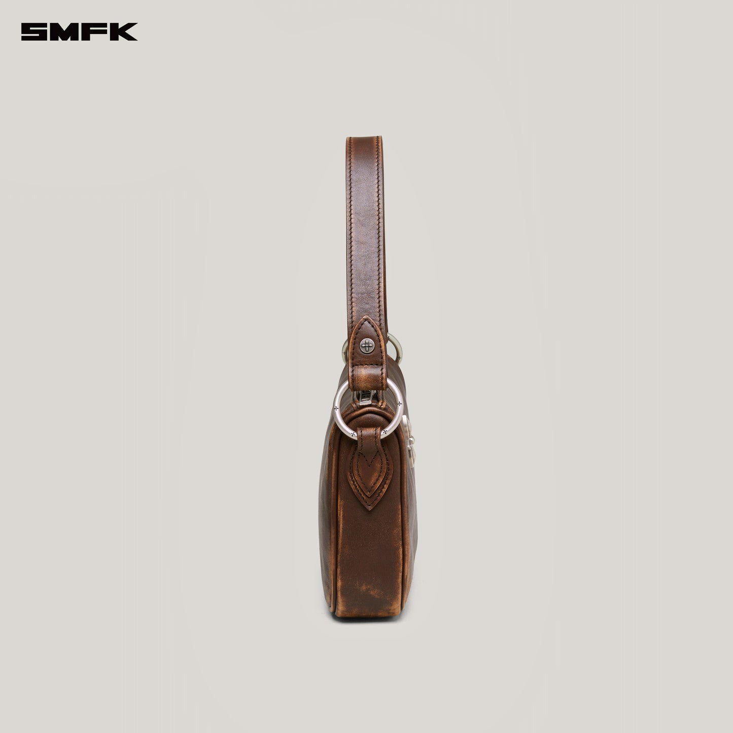 COMPASS BADGE Patina Leather Shoulder Bag Medium Wild Horse Brown Patina