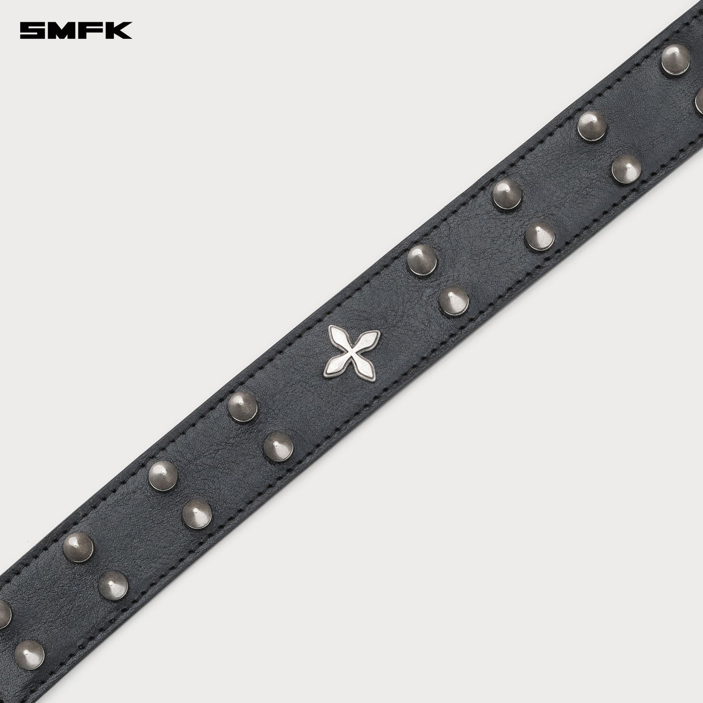 COMPASS WOLF RIVET Ultra Thick Leather Choker Wilderness Black