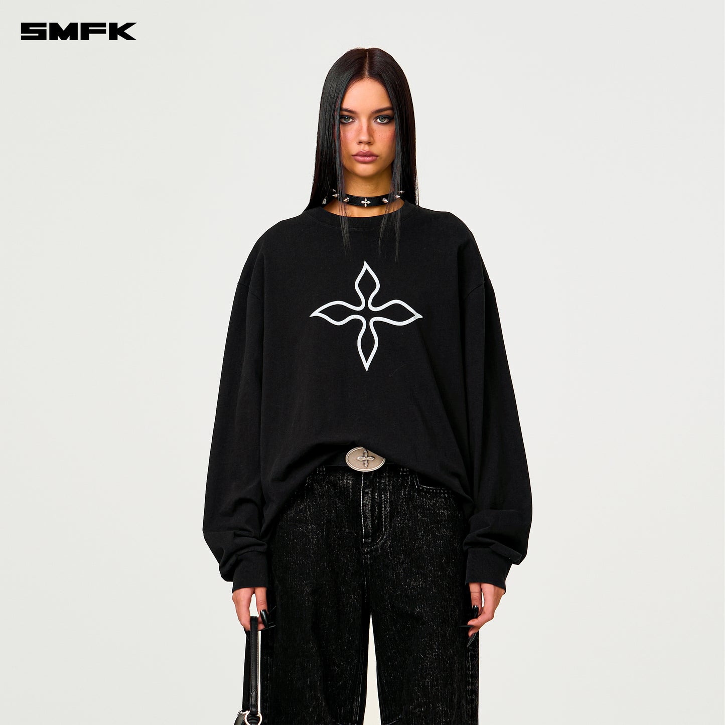 COMPASS Black Magnolia Oversized Sweatshirt Wilderness Black