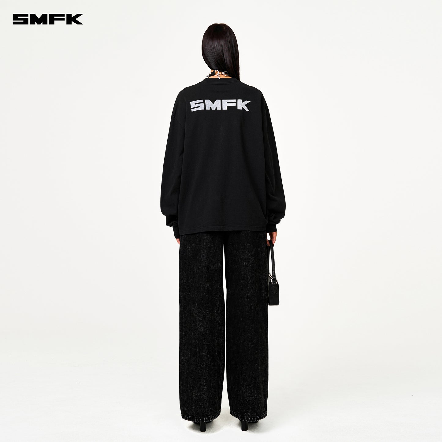 COMPASS Black Magnolia Oversized Sweatshirt Wilderness Black