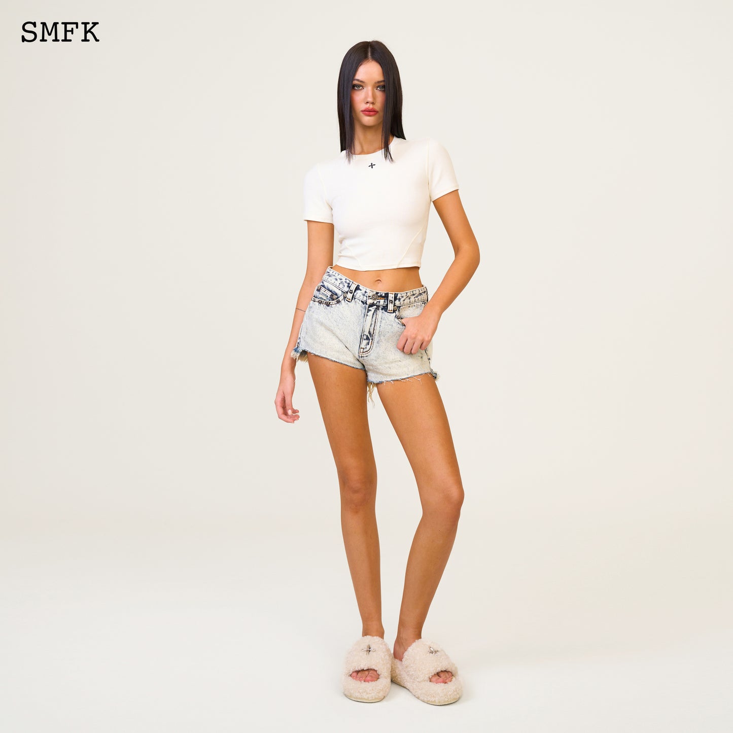 COMPASS HUG Slim-Fit Tee Milky Pearl