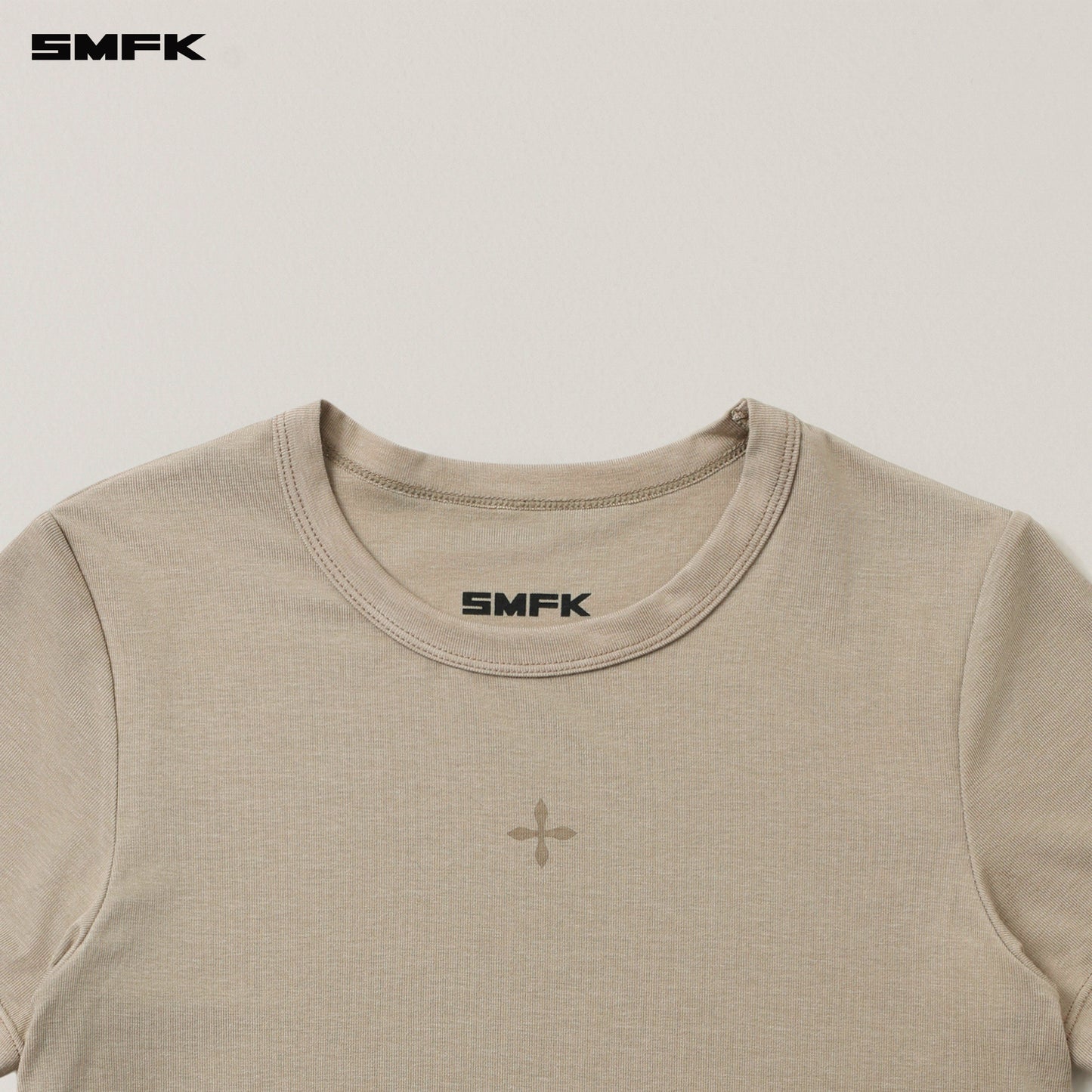 COMPASS STAMP BODY Tee Shadow Green