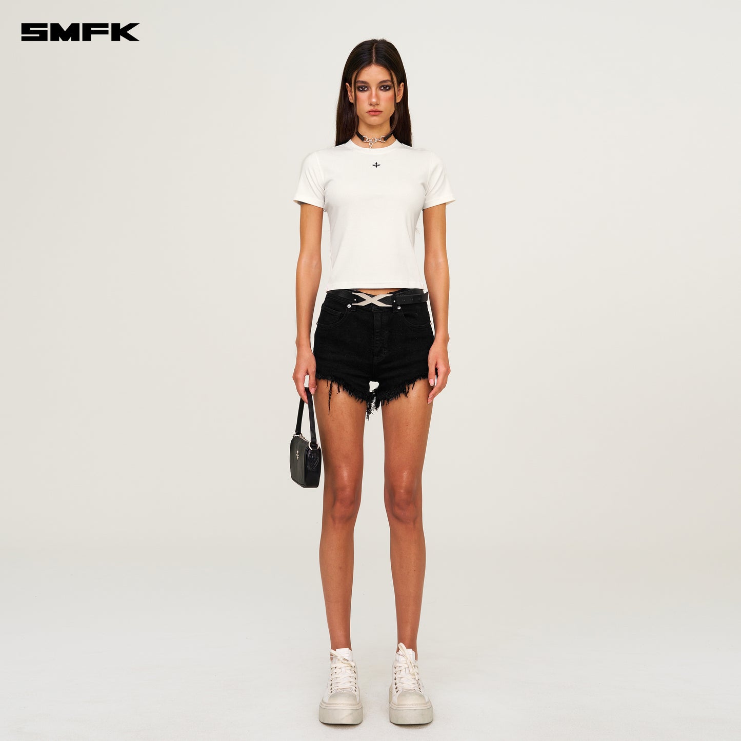 COMPASS Badge Fitted Waist Tee Alpine White