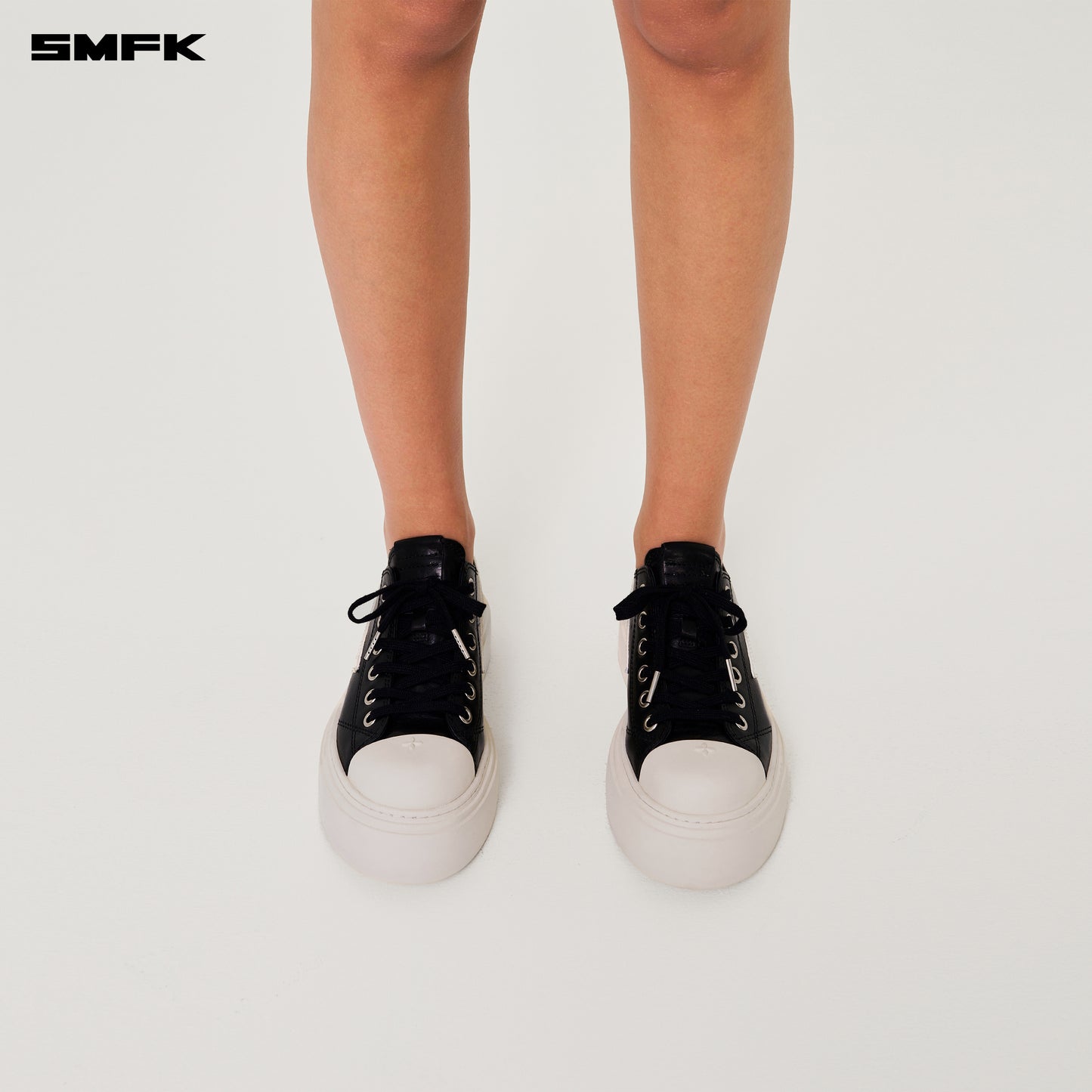 COMPASS METEOR ROVE Leather Sneakers Black & White