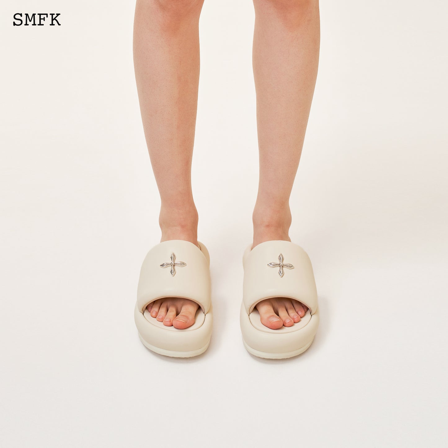 COMPASS CROSS Classic Slipper Milky Pearl