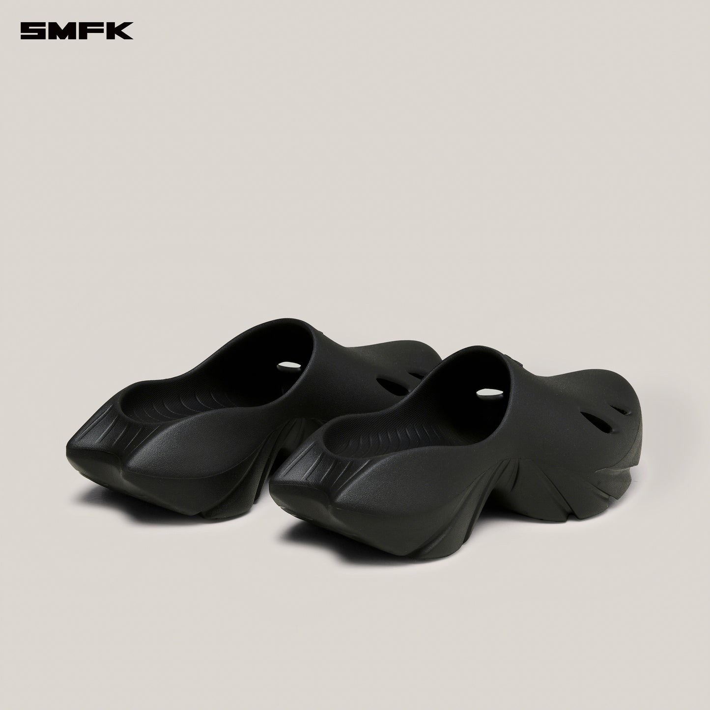FUTURE MIRAGE Flat Slipper Graphite Black