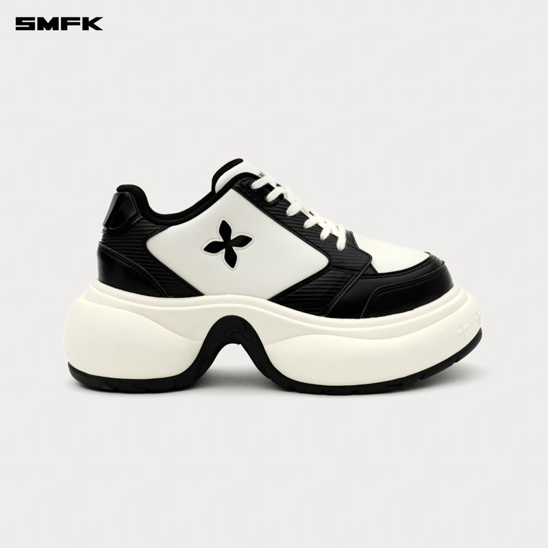 FUTURE RIPPLE High-heeled Sneakers Black & White