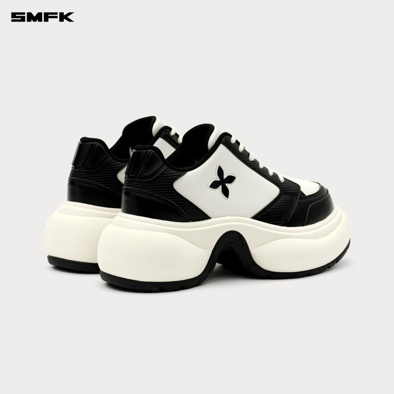 FUTURE RIPPLE High-heeled Sneakers Black & White