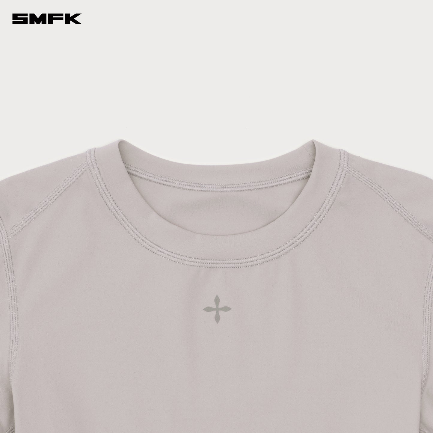 COMPASS WAVE Body-shaping Skin Crop Tee Ash Gray