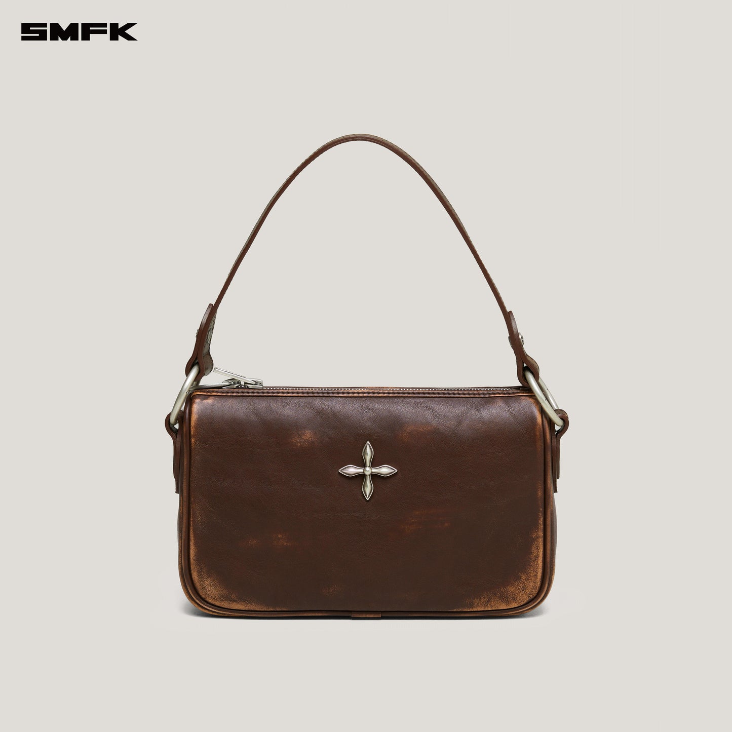 COMPASS BADGE Patina Leather Shoulder Bag Medium Wild Horse Brown Patina