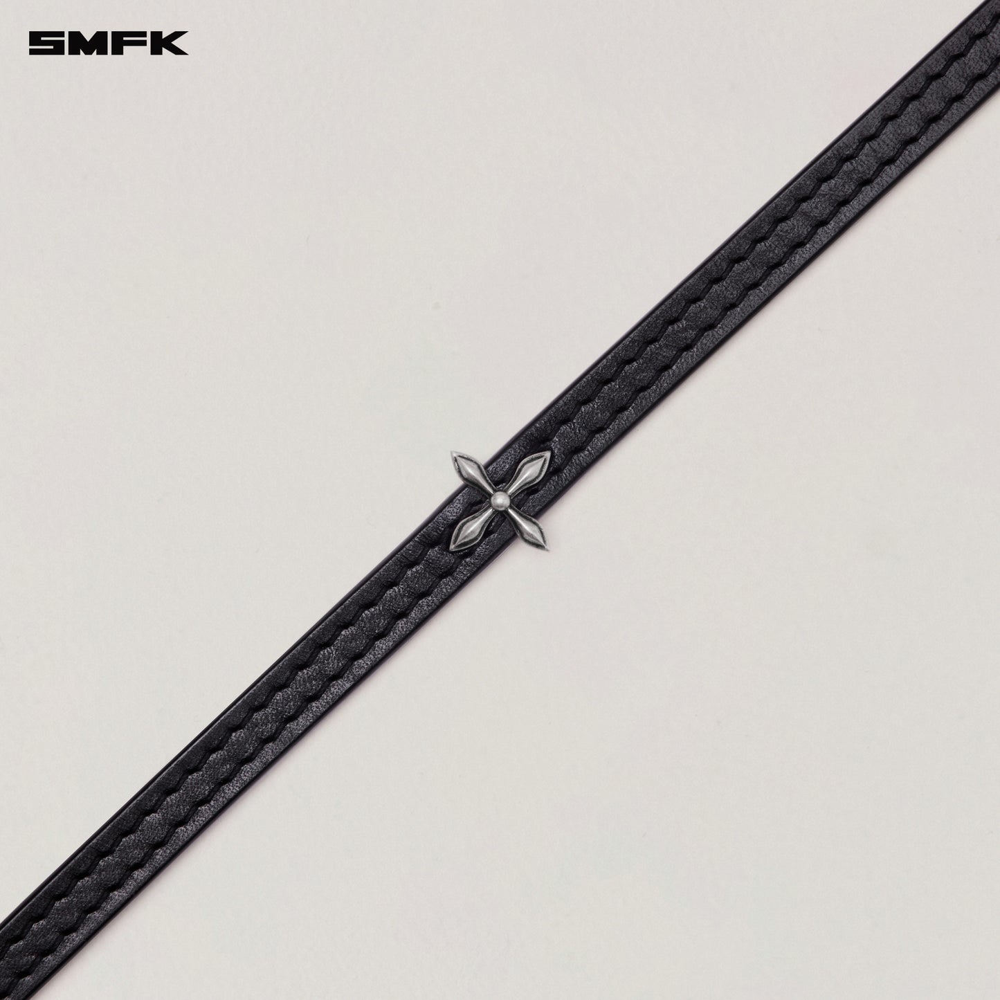 COMPASS RIVET HORSE LEATHER CHOCKER/S Wilderness Black