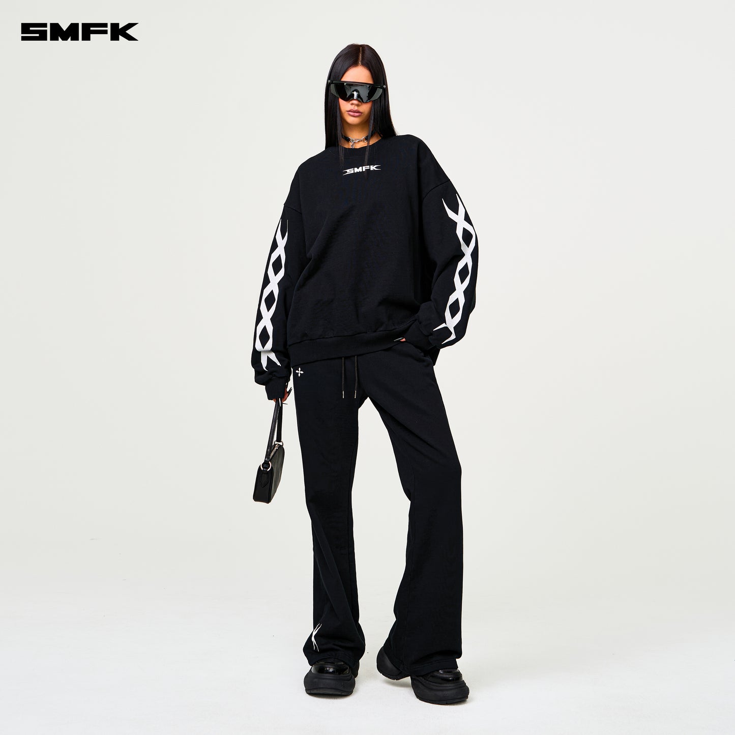 COMPASS Classic Flared Sweatpants Wilderness Black