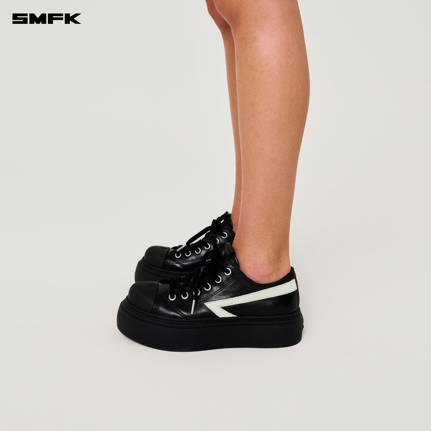 COMPASS METEOR DARK NIGHT Leather Sneakers Wilderness Black