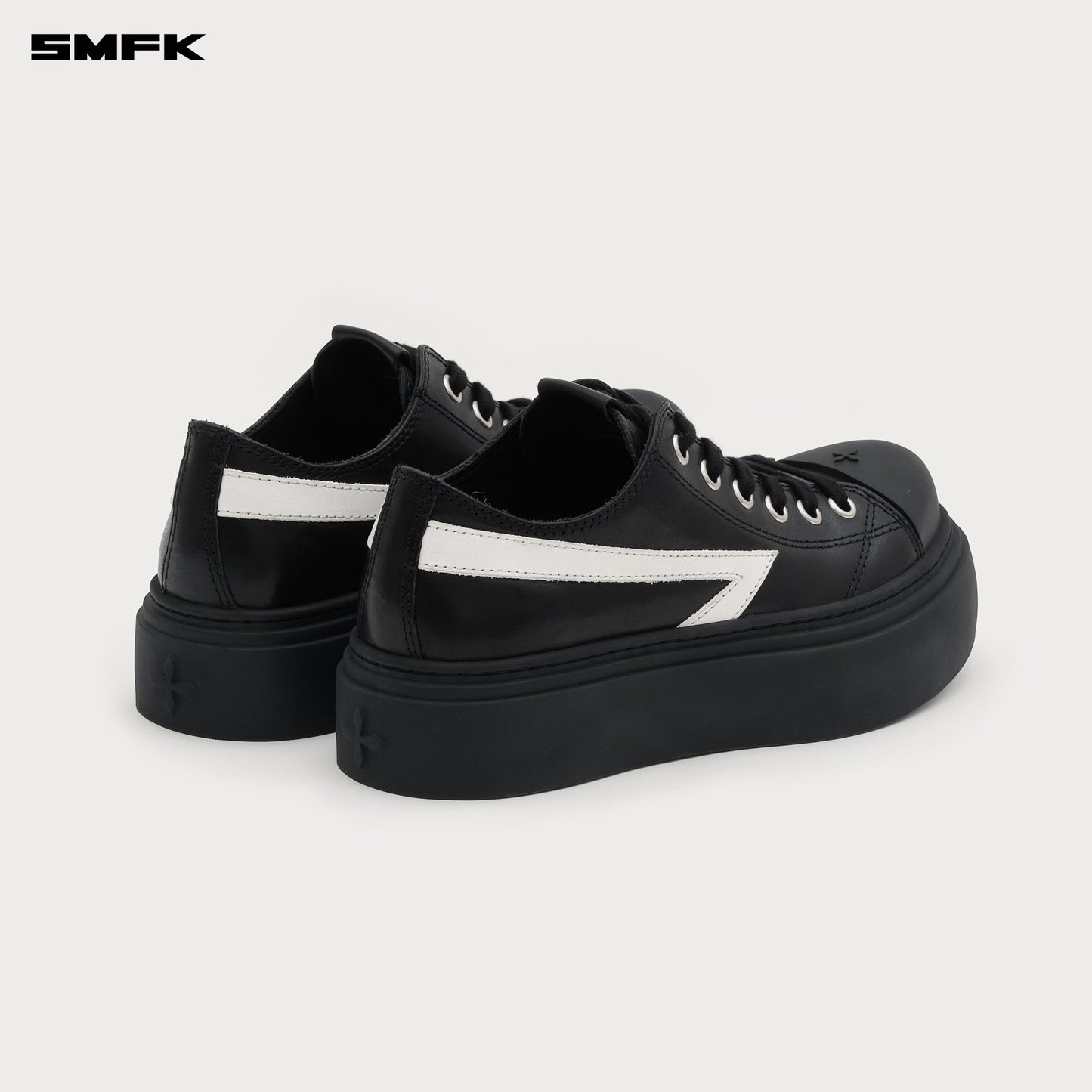 COMPASS METEOR DARK NIGHT Leather Sneakers Wilderness Black