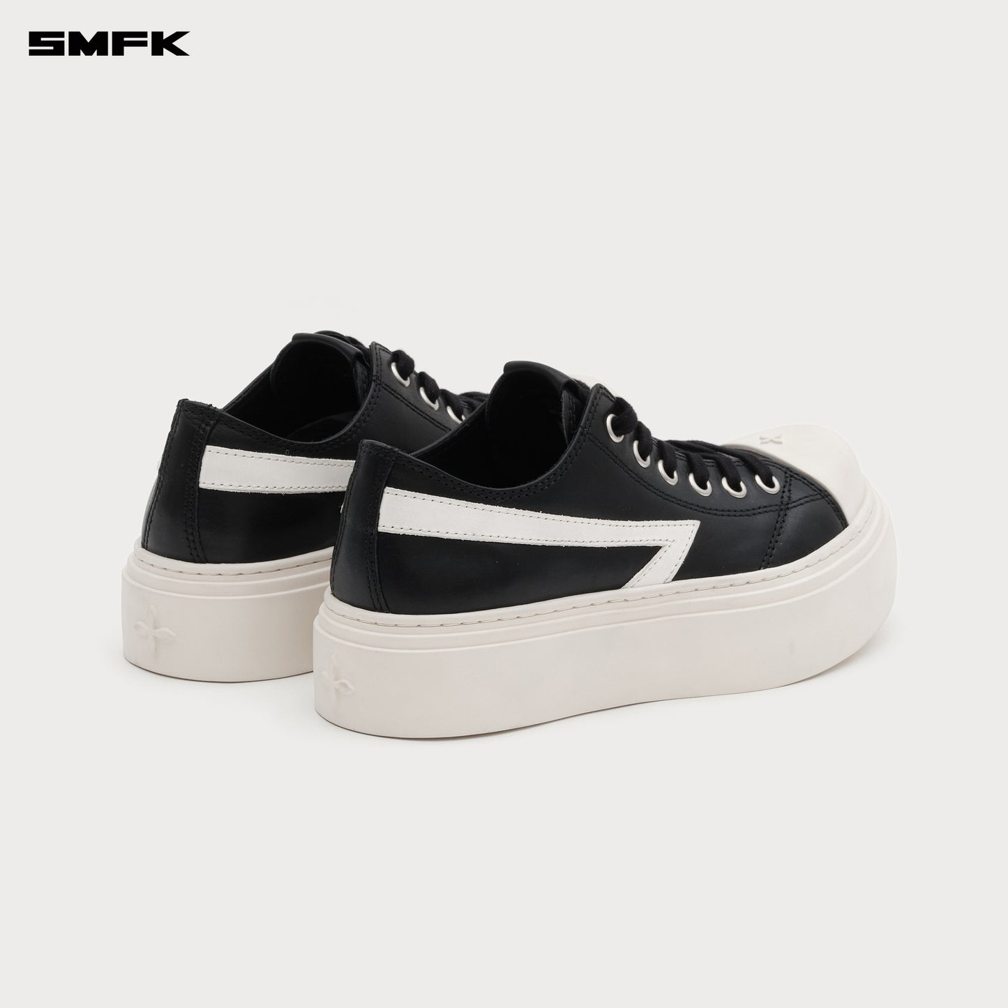 COMPASS METEOR ROVE Leather Sneakers Black & White