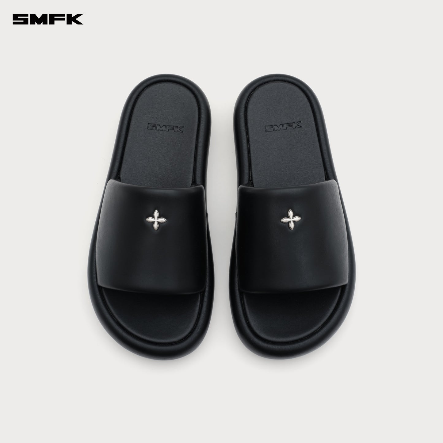 COMPASS BADGE Leather Sandals Wilderness Black