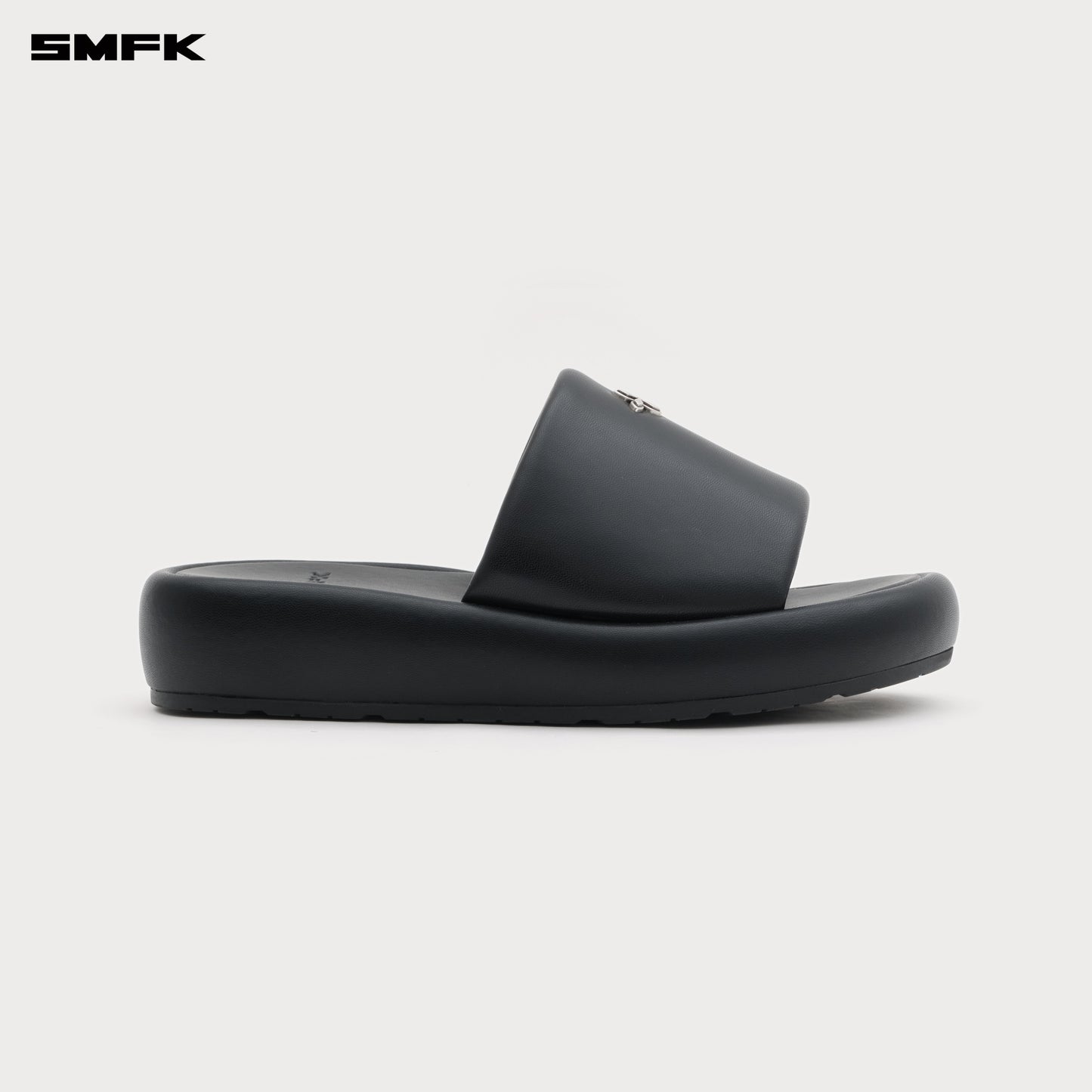 COMPASS BADGE Leather Sandals Wilderness Black
