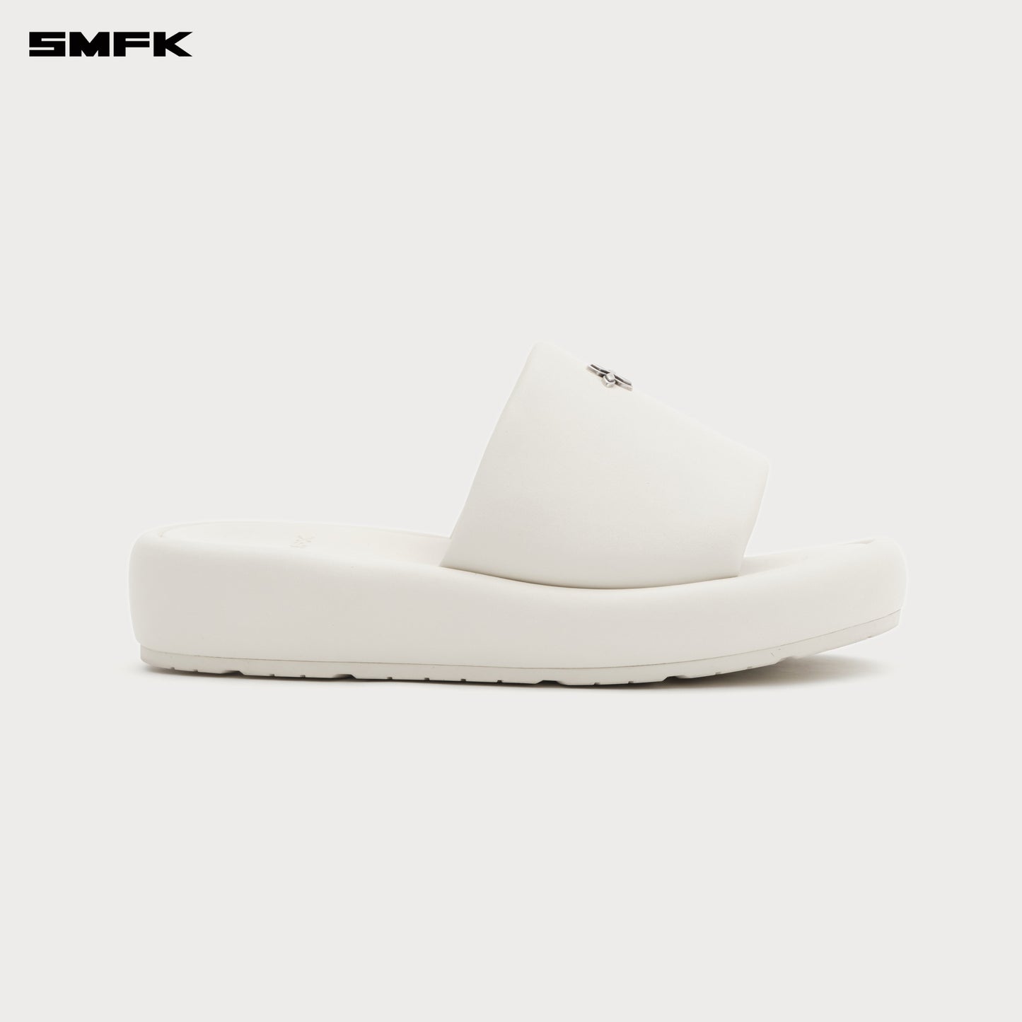 COMPASS BADGE Leather Sandals Alpine White