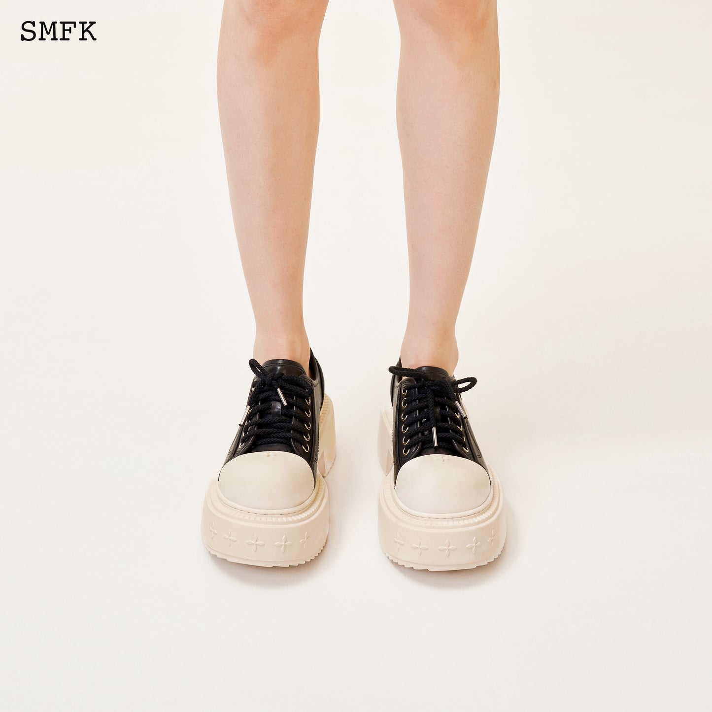 COMPASS RIDER Wilderness Low-Top Boots Monochrome Duo