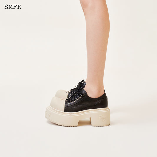 COMPASS RIDER Wilderness Low-Top Boots Monochrome Duo