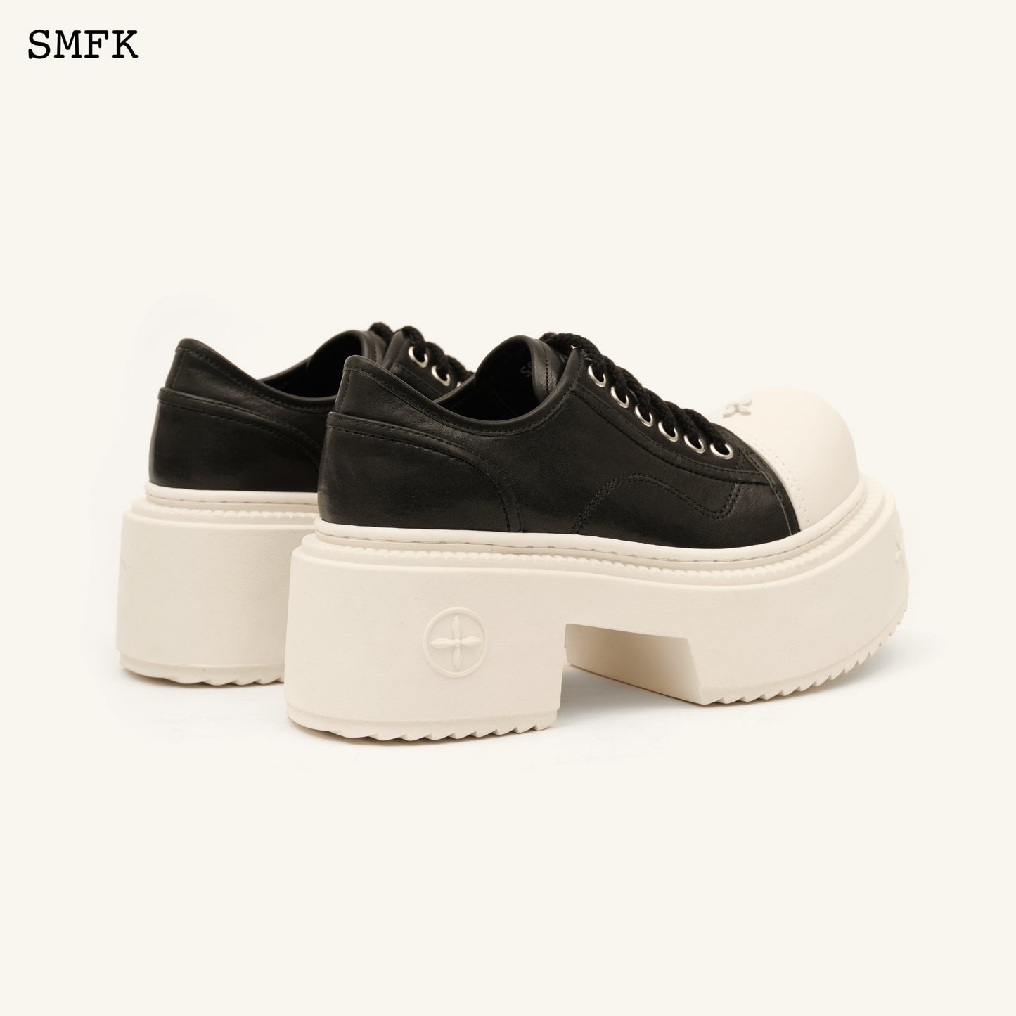 COMPASS RIDER Wilderness Low-Top Boots Monochrome Duo