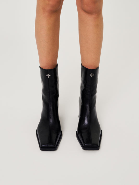 COMPASS STAGE Leather High-heeled Boots Midnight Black