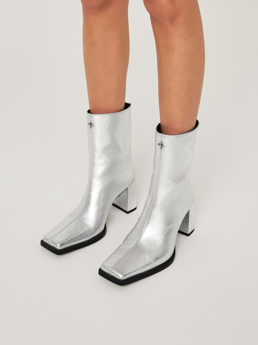 COMPASS STAGE Leather High-heeled Boots Stardust Silver
