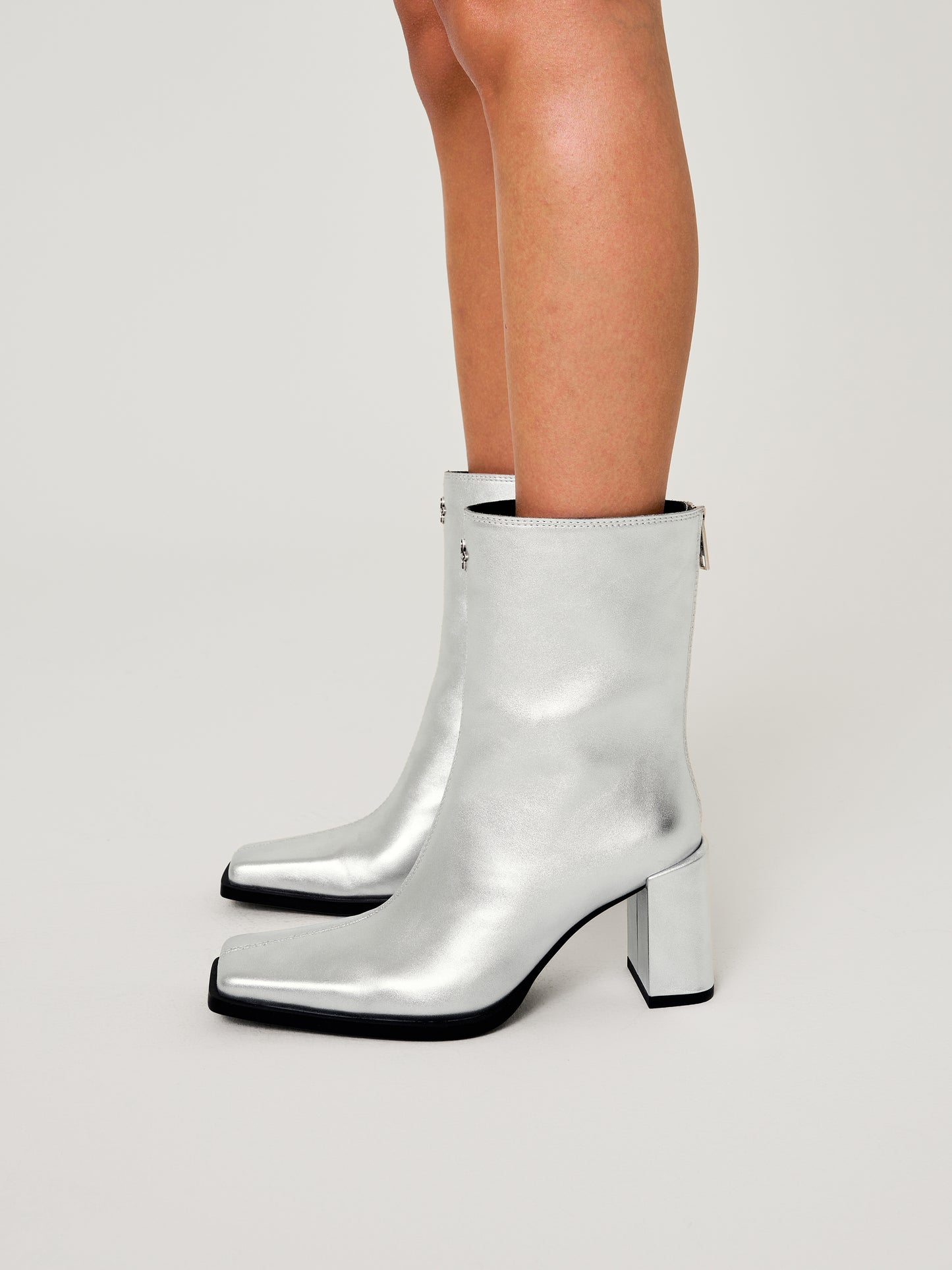COMPASS STAGE Leather High-heeled Boots Stardust Silver