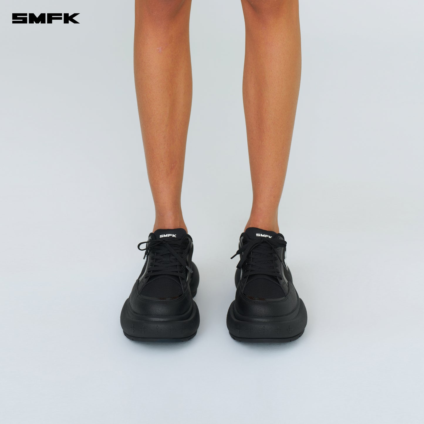 FUTURE Ripple Thick-Soled Sneaker Wilderness Black