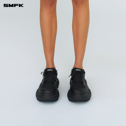 FUTURE Ripple Thick-Soled Sneaker Wilderness Black