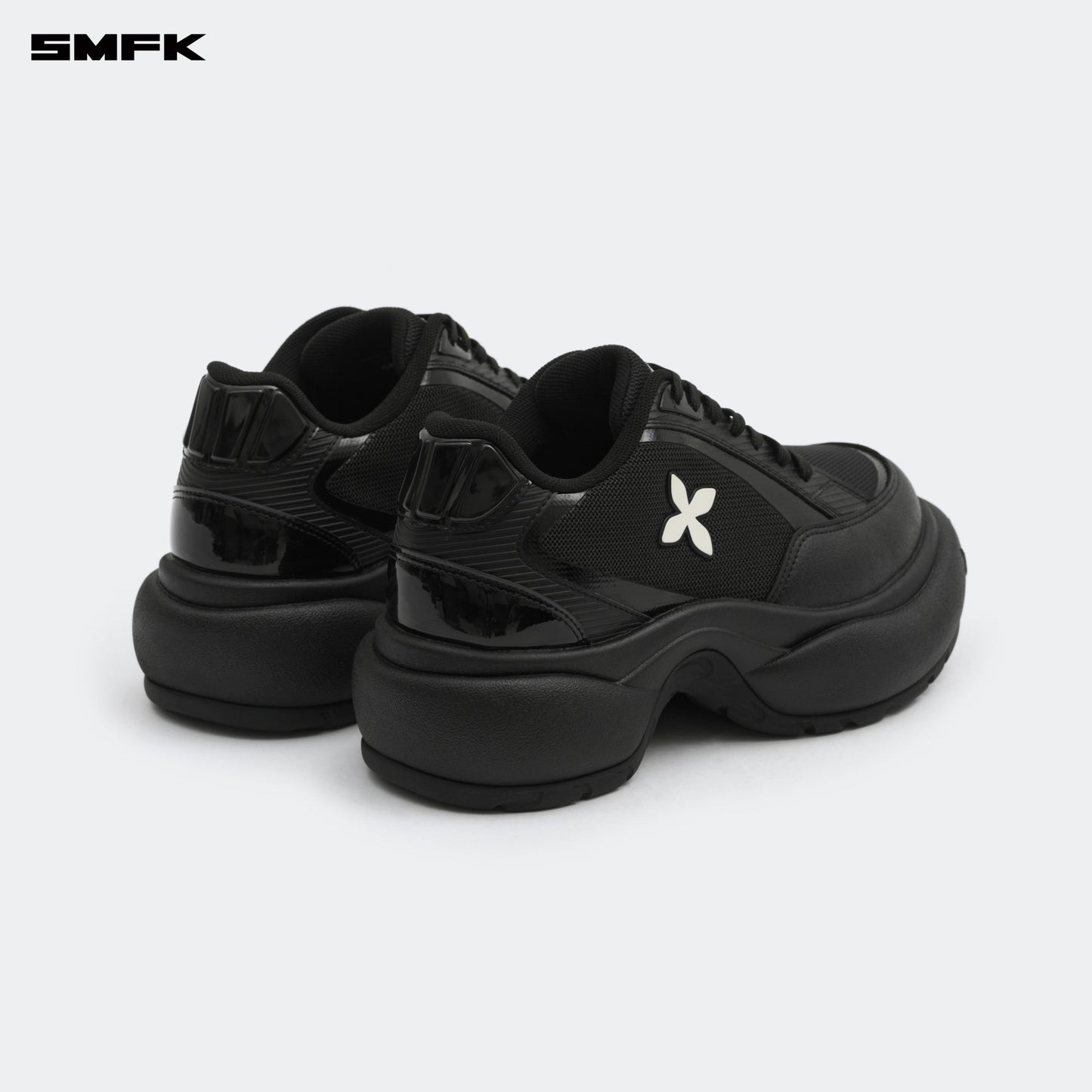 FUTURE Ripple Thick-Soled Sneaker Wilderness Black