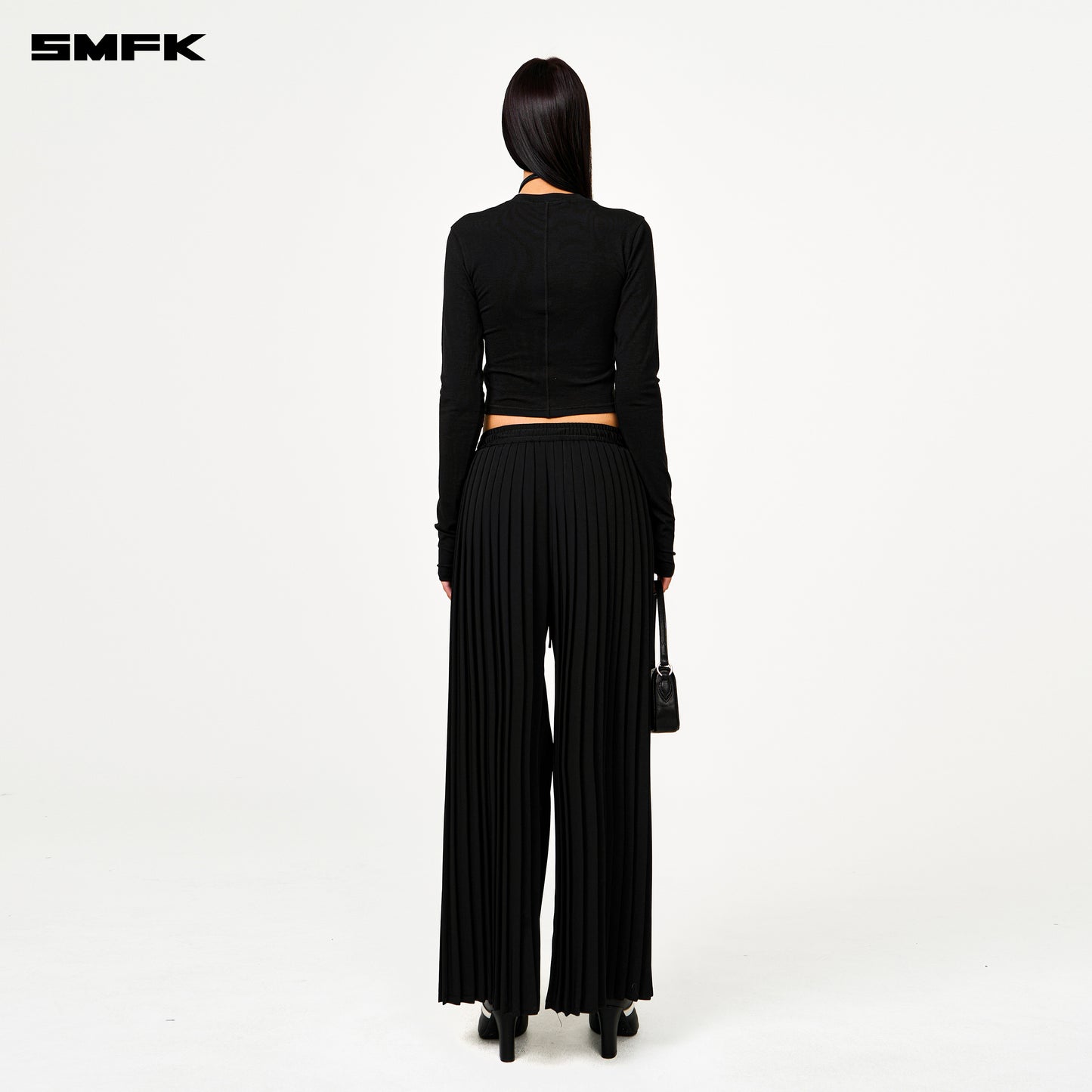 WILD WORLD Pleated Trousers Wilderness Black