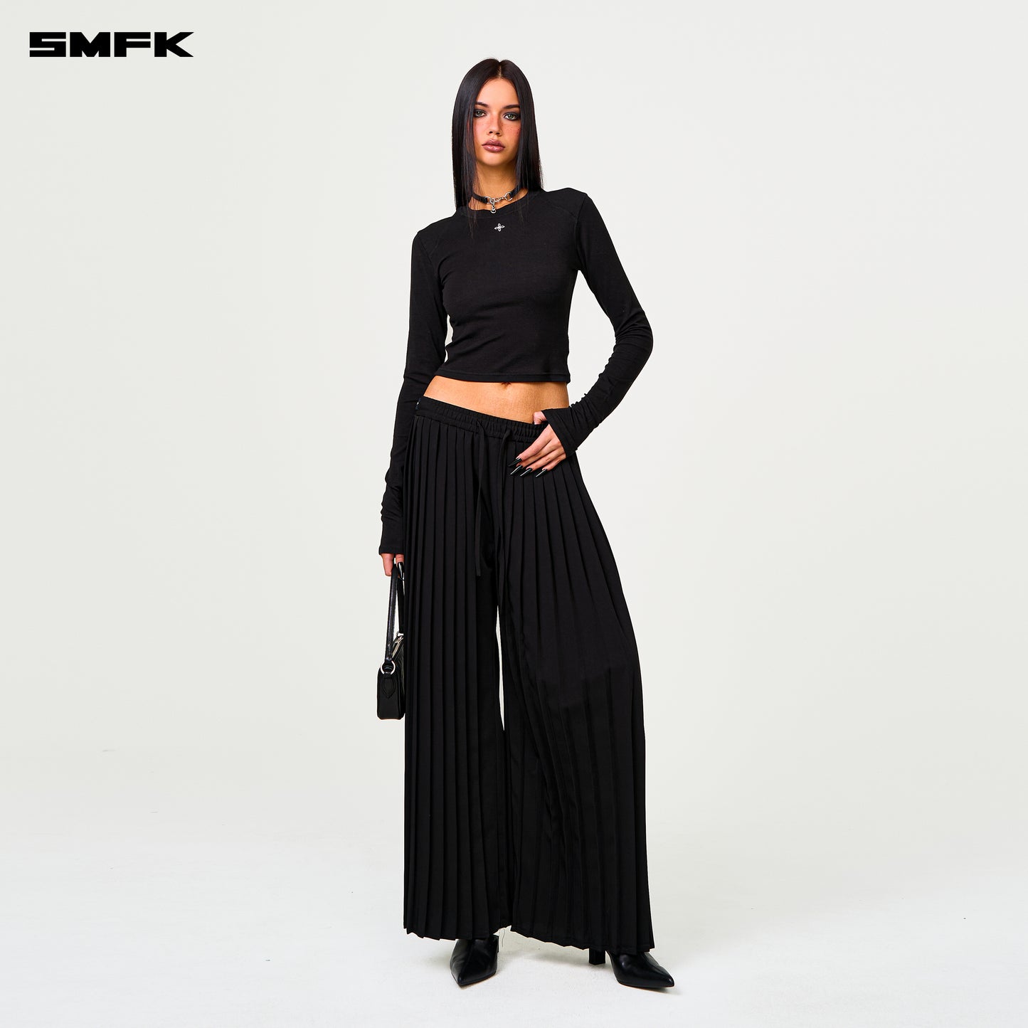 WILD WORLD Pleated Trousers Wilderness Black