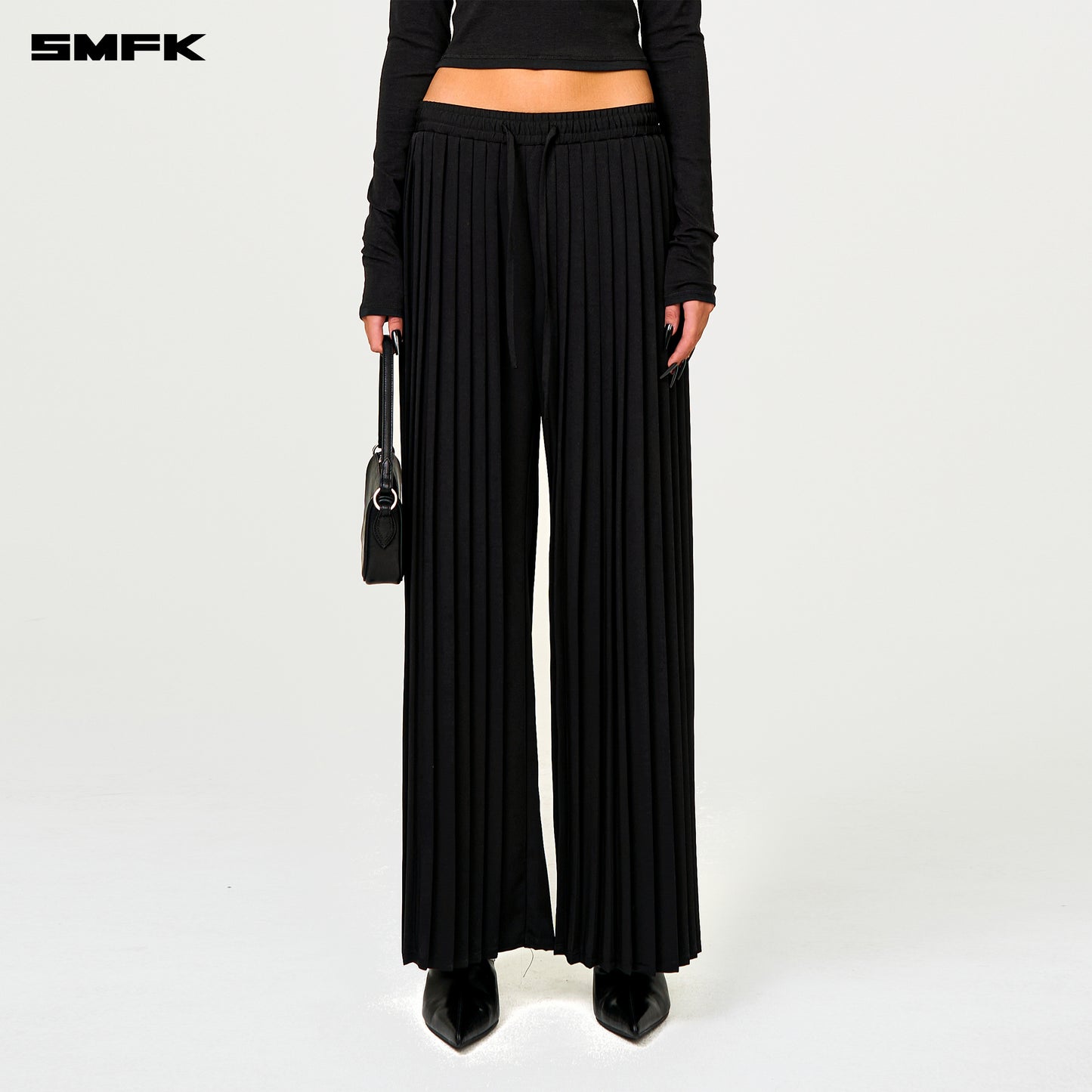WILD WORLD Pleated Trousers Wilderness Black