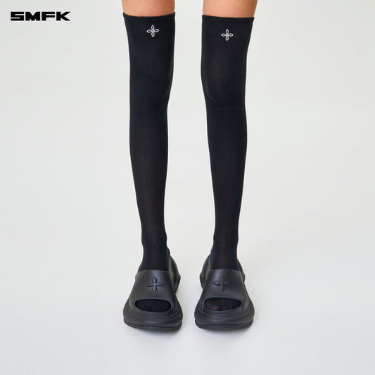 COMPASS HUG Sports High-Calf Socks Wilderness Black