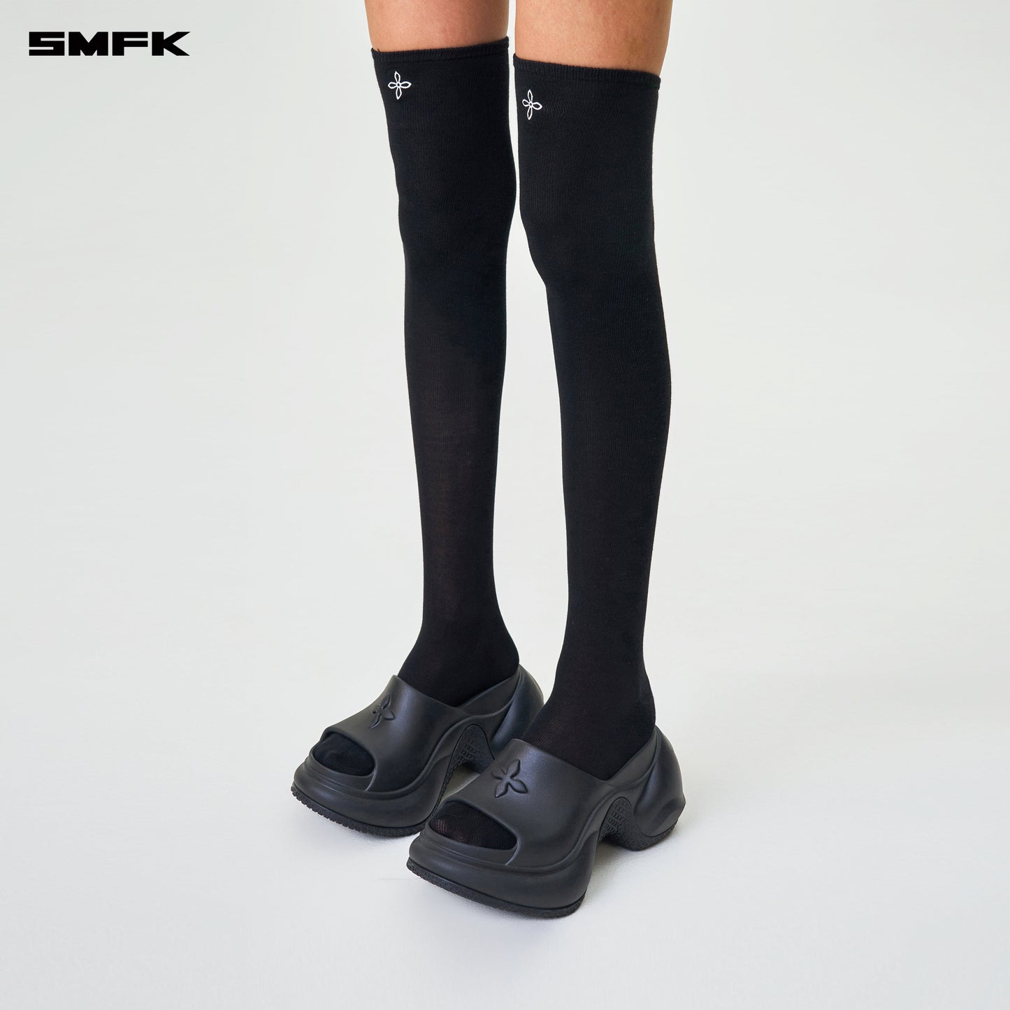 COMPASS HUG Sports High-Calf Socks Wilderness Black