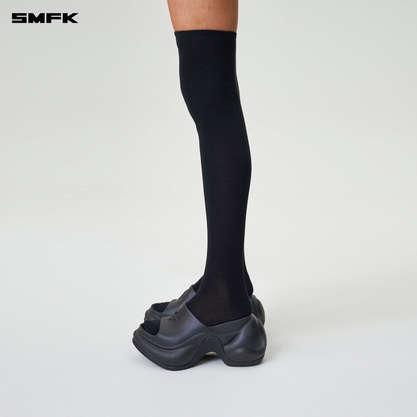 COMPASS HUG Sports High-Calf Socks Wilderness Black